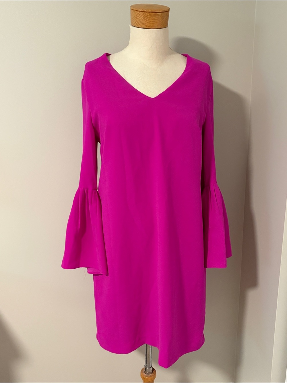 NWT Banana Republic V-Neck Bell Sleeve Shift Dress in Fuchsia